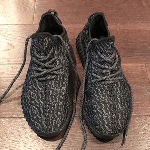 Size 8 women sneakers NEW